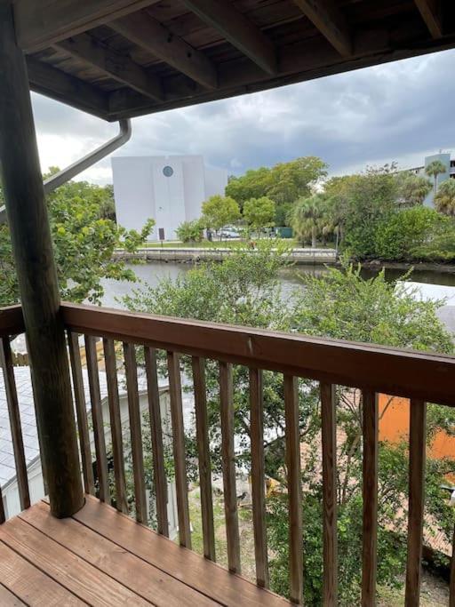 Modern Riverview Apartments Fort Lauderdale Buitenkant foto